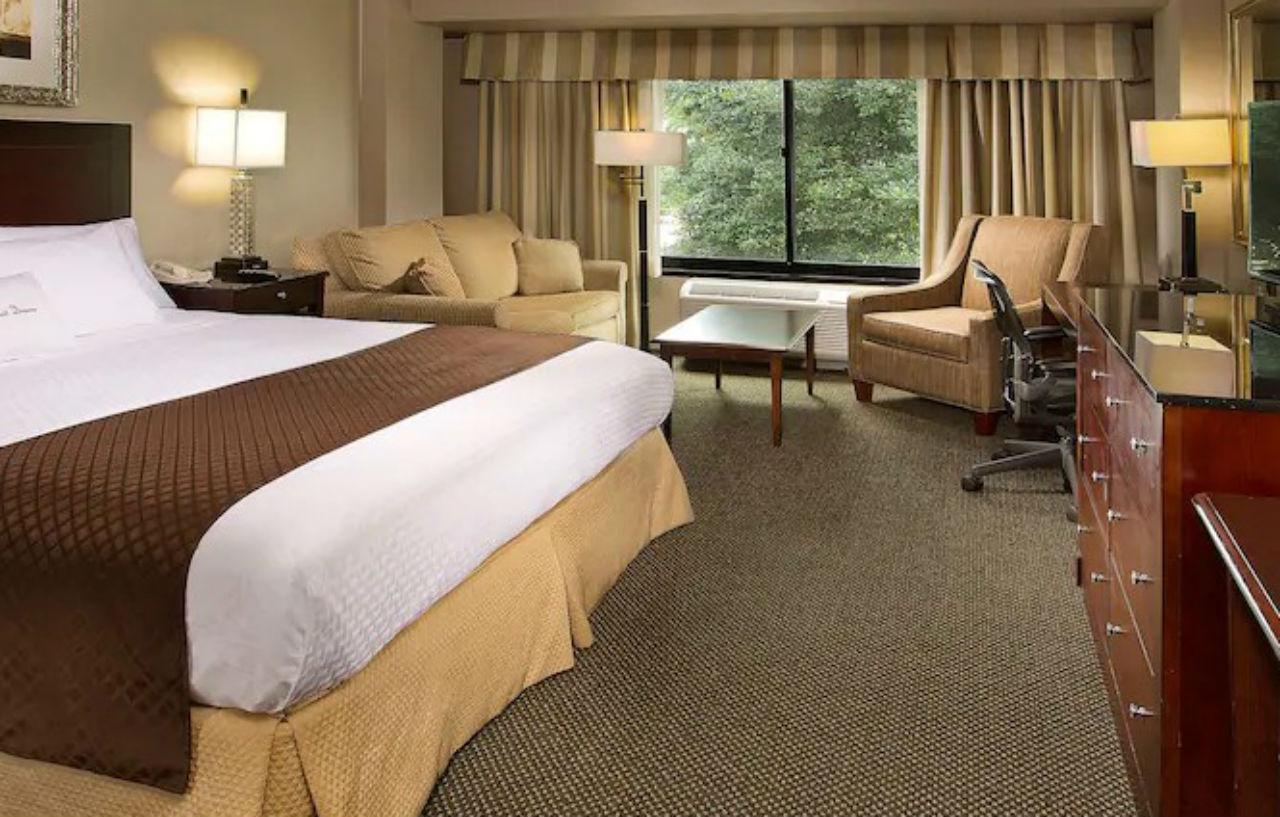 Doubletree By Hilton Charlotte Airport Exterior foto